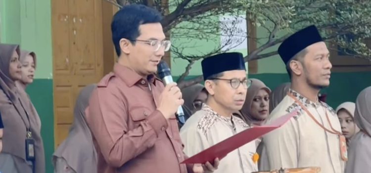 Ketua DPRK Banda Aceh Jadi Pembina Upacara di SDIT Islah, Pesankan Disiplin dan Berani Bermimpi Besar