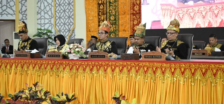 Irwansyah Pimpin Rapat Paripurna Istimewa Peringati Hut ke 821 Kota Banda Aceh