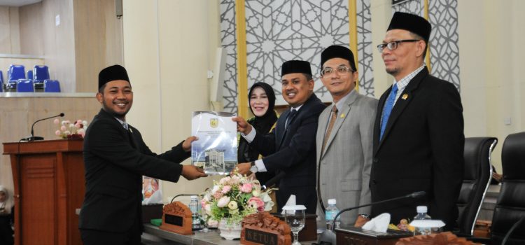 Terlihat Gersang, Banggar DPRK Minta Taman di Bawah Fly Over Simpang Surabaya Ditata