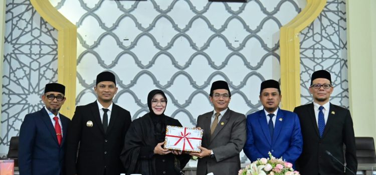 Dewan Terima Dokumen R-KUA-PPAS APBK Banda Aceh 2027 dari Eksekutif 
