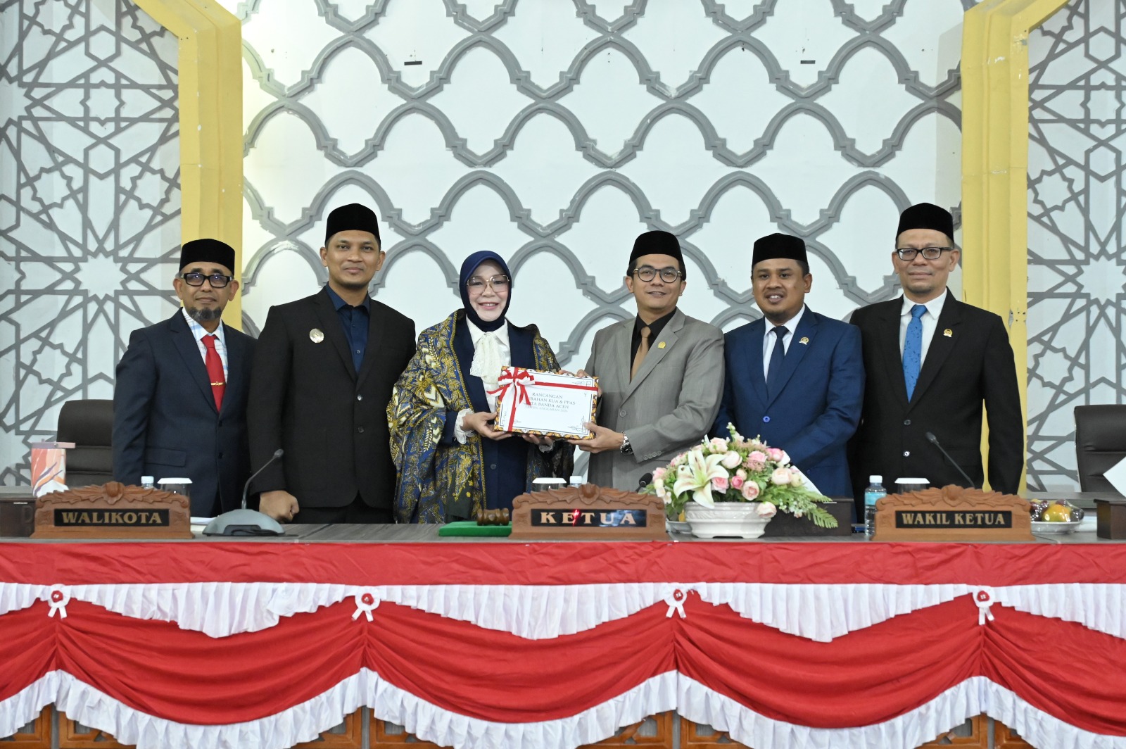 Wali Kota Serahkan Dokumen RKUA PPAS Perubahan ke DPRK Banda Aceh