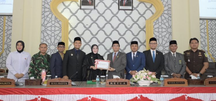 Dewan Terima Dokumen Raqan Perubahan APBK Banda Aceh Tahun Anggaran 2026 dari Eksekutif Dewan Terima Dokumen Raqan Perubahan APBK Banda Aceh Tahun Anggaran 2026 dari Eksekutif