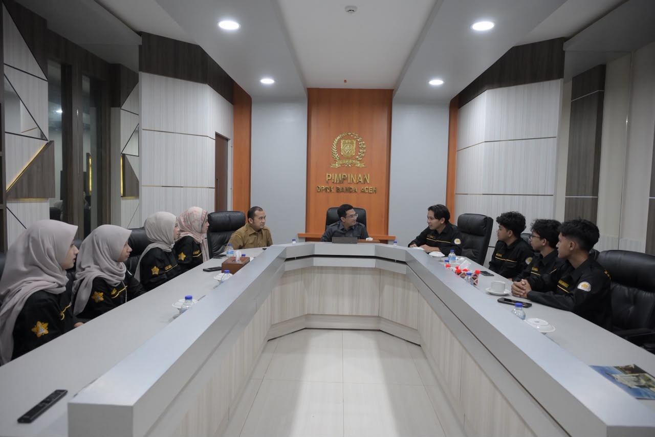 Terima Audiensi Mahasiswa USK, Ketua DPRK Bahas Ekonomi Aceh