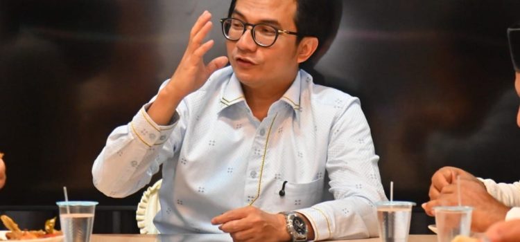 Kabut Asap Selimuti Banda Aceh, Ketua DPRK Minta Wali Kota Pertimbangkan Sekolah Daring, Rumah Sakit Harus Siaga Kabut Asap Selimuti Banda Aceh, Ketua DPRK Minta Wali Kota Pertimbangkan Sekolah Daring, Rumah Sakit Harus Siaga